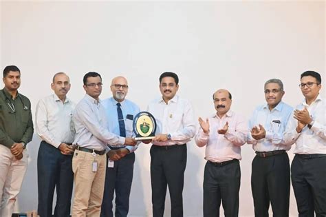 Dr. Moopen's Excellence Award - Dr. Moopen's Medical College