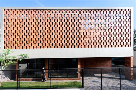 Inside a minimalist Kerala home that highlights the beauty and ...