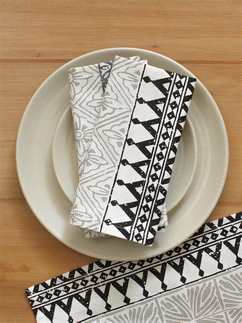 Buy Kavar Trays Online TY1KVRNTRLRGDS25 – Housethis