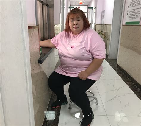 中国第一胖人成网红，减肥一年反增重，现在想暴瘦
