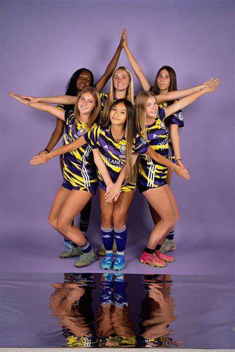 Discover 52 Media poses 24-25 and softball pictures poses ideas on this ...