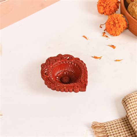 Paisley Bordered Natural Terracotta Diyas Set Of 48 Online - Premium ...