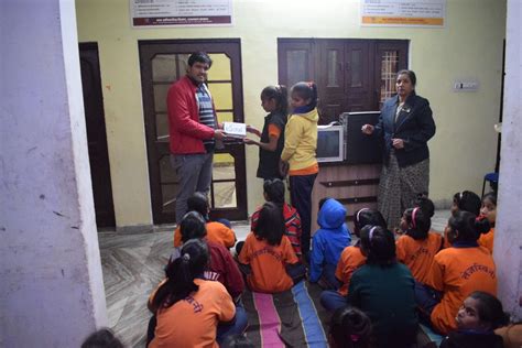 eSaral Tablet for Class 9, 10, JEE and NEET to Tejasvini Balika Graha, Kota