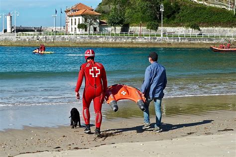 Cruz Roja Asturias prueba en Ribadesella un dron acuático diseñado para ...