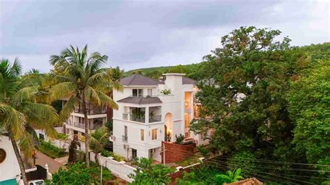 Purple Coral - Luxury 5-BHK Villa in Assagao, North Goa with Pool