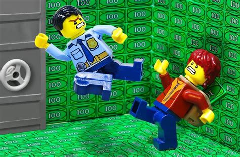 LEGO Bank Robbery 的图像结果