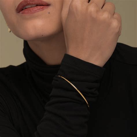 Buy Round Wire Bangle Bracelet online- Palmonas – PALMONAS