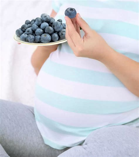 Greek Yogurt During Pregnancy: 12 Benefits & 3 Easy Recipes