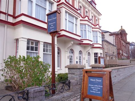 NEXT DOOR HOTEL (Llandudno, Wales) - Guesthouse Reviews & Photos ...