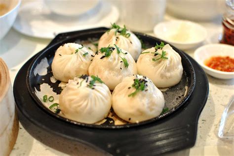 A Guide to 7 Types of Chinese Dumplings | Chinese dumplings, Food ...