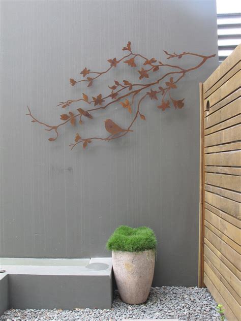 16 Garden Wall Art Ideas for Your Balcony