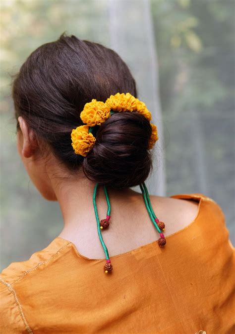 Magnolia Yellow Floral Gajra