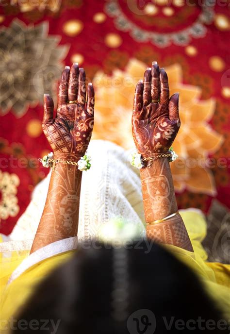 Traditional Henna Designs For Hands