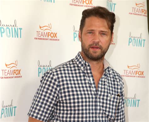 Wild Cards: CW Sets Premiere Date for Jason Priestley Series, Paired ...