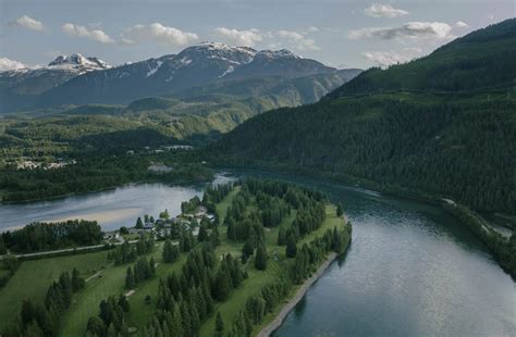 The Powder Highway - The Golfer’s Journal