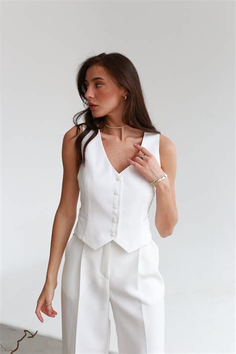 Ivory vest – Artofit