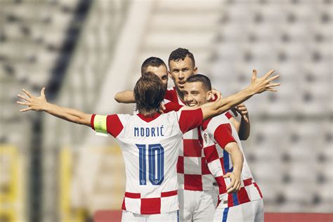 克罗地亚国家队 2020-21 赛季主客场球衣 , 球衫堂 kitstown