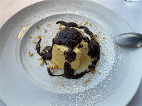 LE CARILLON RESTAURANT, Paraggi - Restaurant Reviews, Phone Number ...