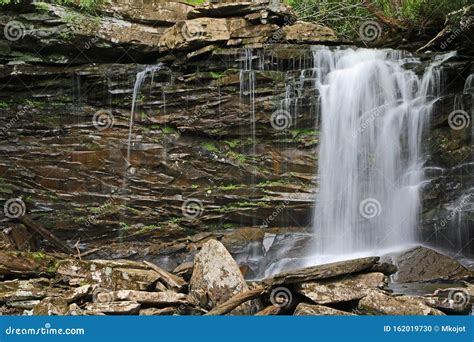 Middle Falls of Hills Creek Stock Photo - Image of landscape, green ...