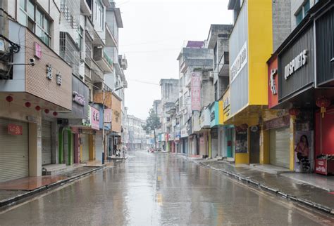 广西百色抗疫志愿者：冒雨做核酸，希望为家乡做点事|百色市|广西|疫情_新浪新闻