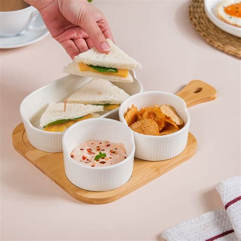 Set Of 3 Ceramic Bowls And Oval Plate With Tray Online - Premium ...