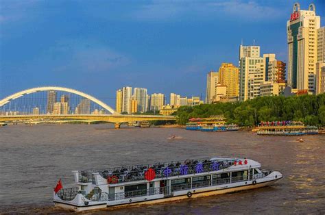 黄河兰州段首艘自卸式抛石船试航 - 在建新船 - 国际船舶网