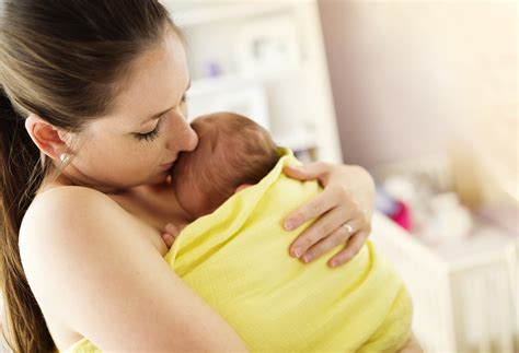20 Postpartum Recovery Tips From Nurses And Midwives | HuffPost