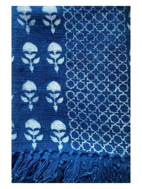 Shop for Stylish Sofa Throws Online at Best Price - Sumaavi