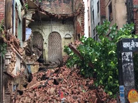 UP: Building collapses in Kanpur due to incessant rains