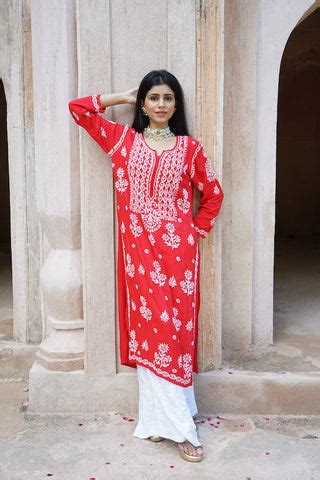 How to Style Chikankari Kurta for a Formal Office Wear Look