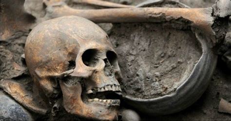 Shocking! Archaeologists Find Mysterious Circle Of Intertwined Human ...