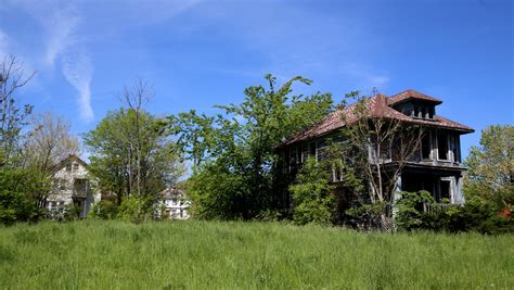 More Michigan cities could establish land banks with new law