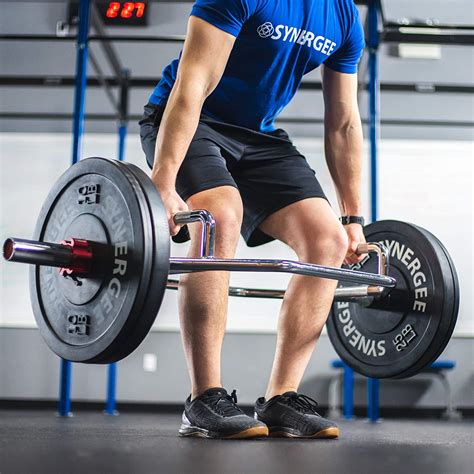 Trap Bar Deadlift Benefits (Pros + Training Tips)