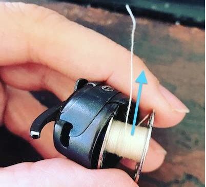 How to Thread Bobbin On Old Singer Machine 的图像结果