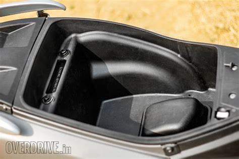 Comparo: Hero Maestro Edge vs TVS Jupiter - Overdrive