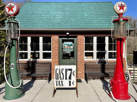 4 North Carolina Vacation Spots Foodies Love For 2025 — Chef Denise