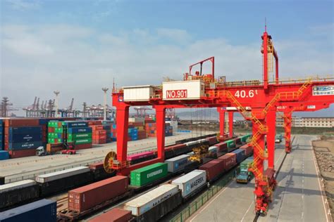 今年宁波舟山港海铁联运箱量首次突破 120万标准箱 创历史新高