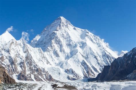 Vídeo: Escalando sin oxigeno el K2, "La Montaña salvaje"