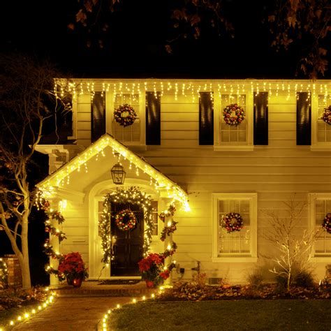 Outdoor Christmas Decor: Expert Tips, Trends, and Timeless Ideas - Halo ...