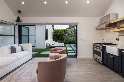 Photo 12 of 12 in Mark Langos Redesigned Oasis in LA’s Beverly Grove ...