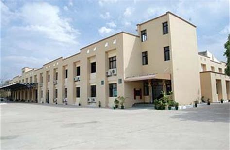 Eicher inaugurates new Dewas plant | Autocar Professional