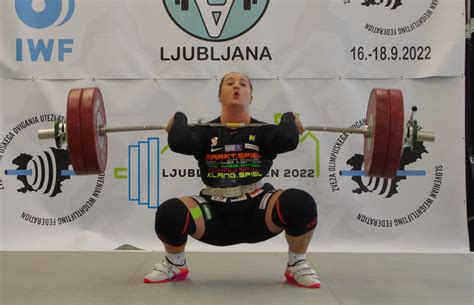 132 kg Umsetzen – Sarah Fischer