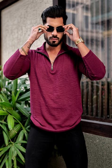 Wine Self Design Zipper T-Shirt – Gritstones