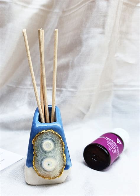 Get Agate Stone Reed Diffuser - Blue at ₹ 780 | LBB Shop