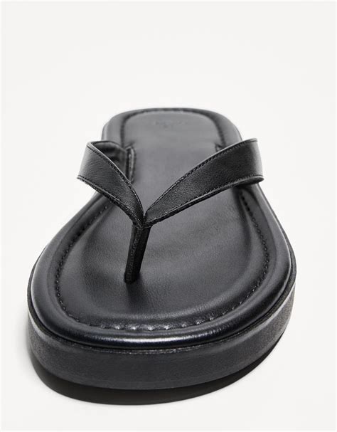 Strappy flat sandals - Women | Bershka