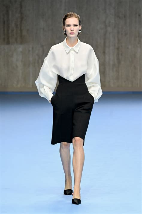 Carolina Herrera Spring 2025 Ready-to-Wear Runway, Fashion Show ...