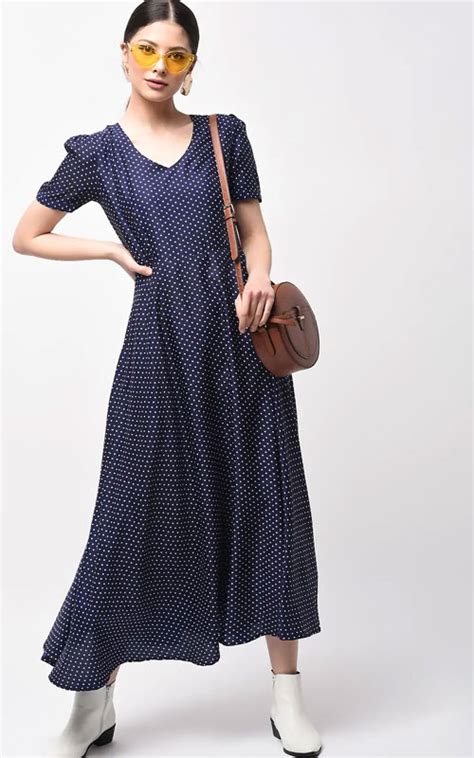 इन कुर्ती, सूट और ड्रेस पर दिवाली ऑफर: 2 के साथ 1 फ्री - DusBus