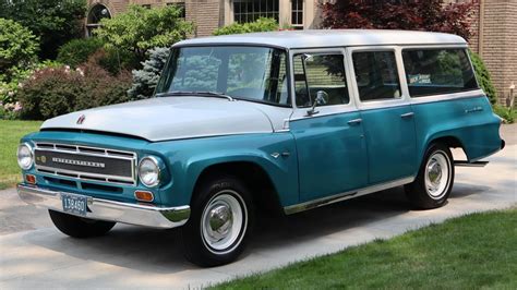 International Harvester Travelall - 3rd Gen Market - CLASSIC.COM