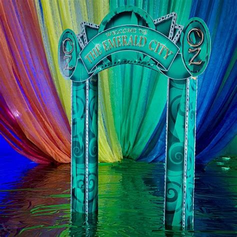 9 ft. 6 in. Oz Entrance Emerald City Standup Photo Booth Prop ...