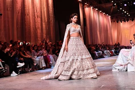 Deepika Padukone and Ranveer Singh set the ramp on fire in regal Manish ...